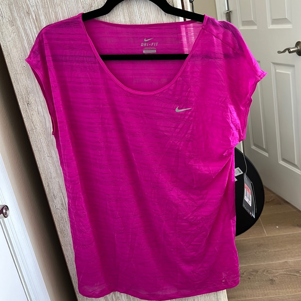 Nike workout top size large